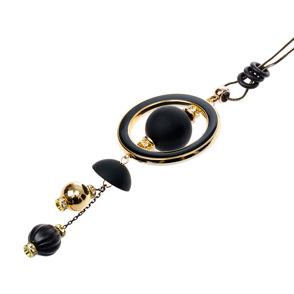 Wood Beads Necklace with circle pendant