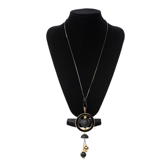 Wood Beads Necklace with circle pendant