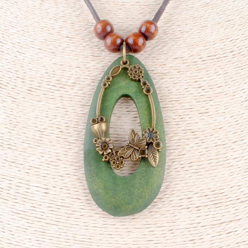 Adjustable Flower Pendant Necklace