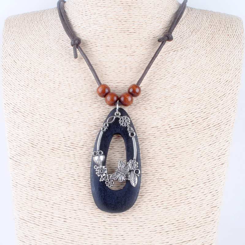 Adjustable Flower Pendant Necklace
